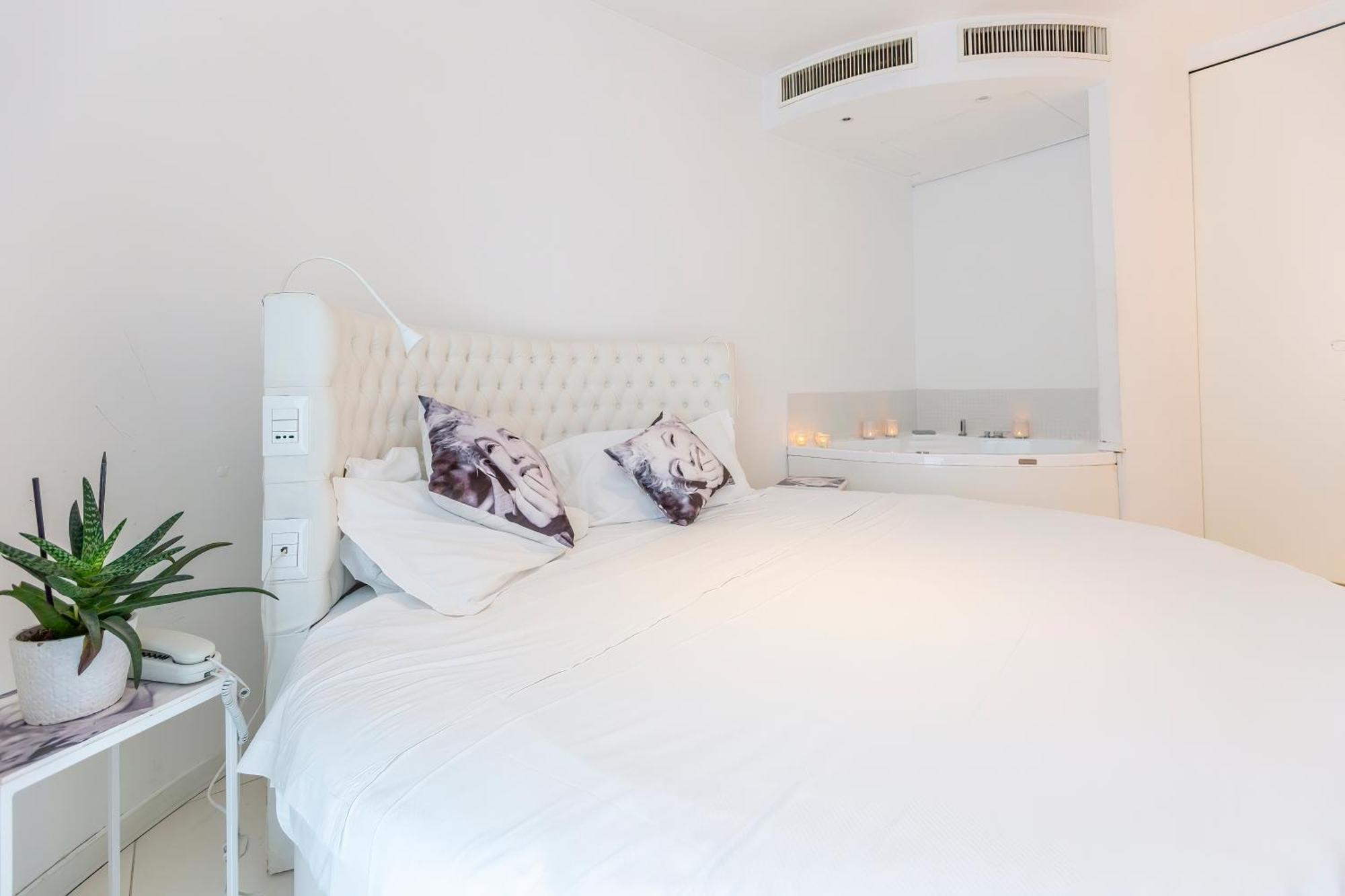 Hotel Al Cavallino Bianco Riccione Exterior photo