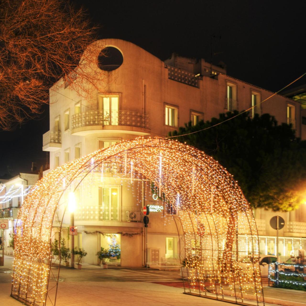 Hotel Al Cavallino Bianco Riccione Exterior photo